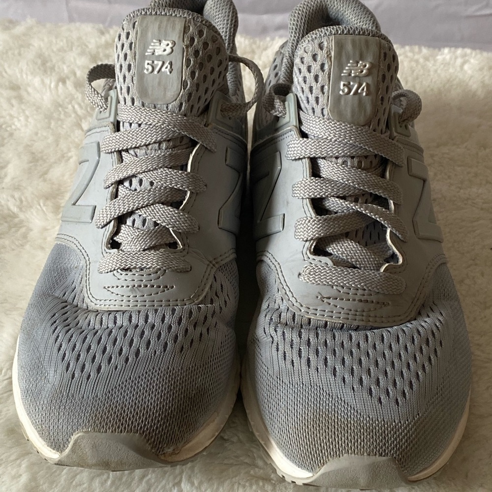 New Balance 574 Girls size 4 running shoes